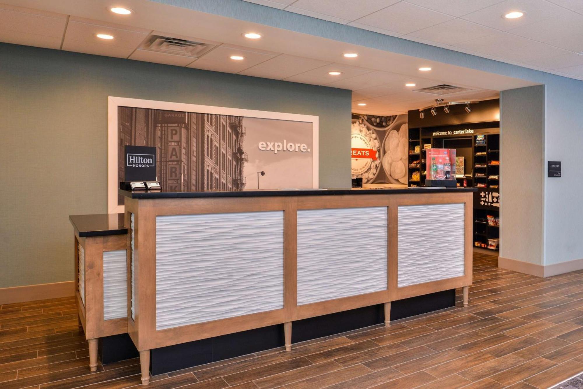 Hampton Inn By Hilton Omaha Airport, Ia Carter Lake Exteriör bild