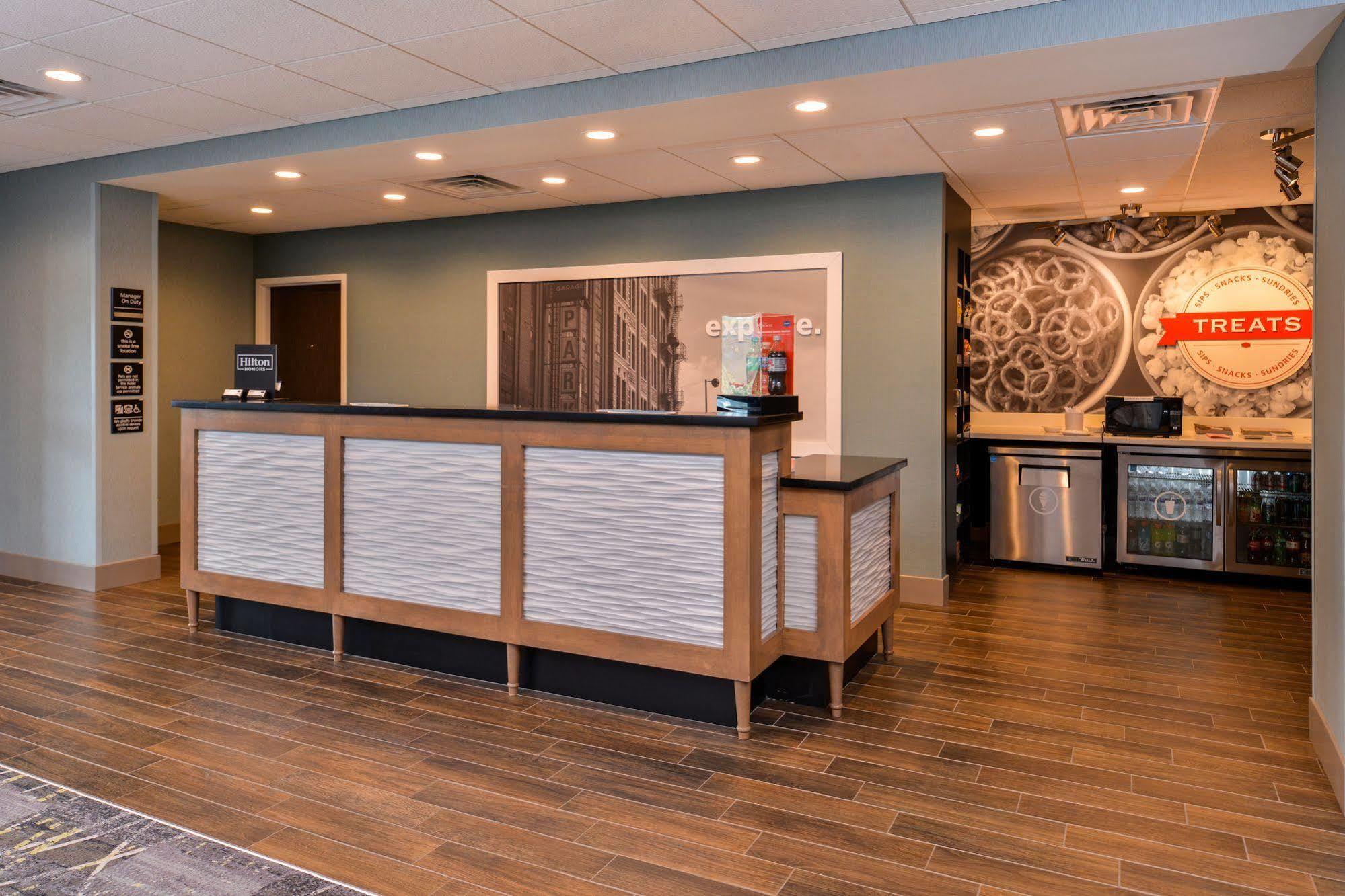 Hampton Inn By Hilton Omaha Airport, Ia Carter Lake Exteriör bild