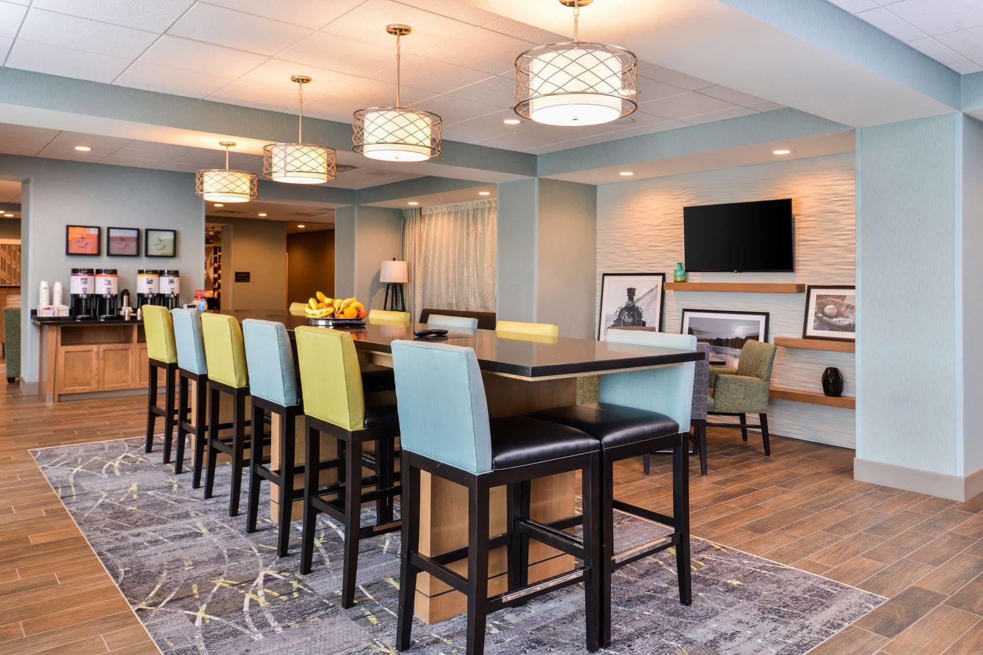 Hampton Inn By Hilton Omaha Airport, Ia Carter Lake Exteriör bild